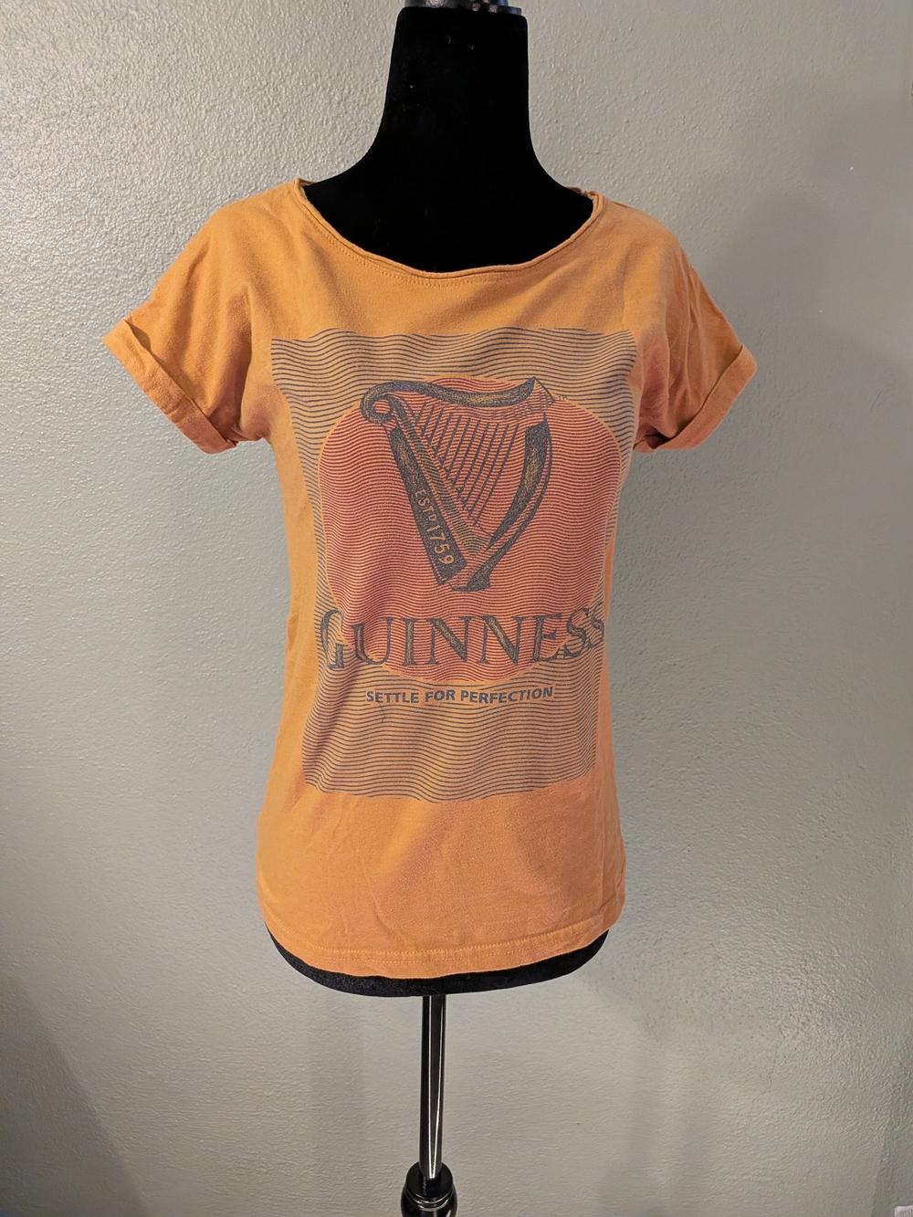 Guinness Settle For Perfection Orange Graphic T-Shirt Size Small